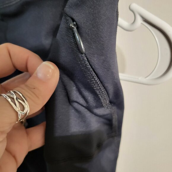 NWOT FILA RUNNING CAPRI LEGGINGS SZ L - Picture 4 of 6